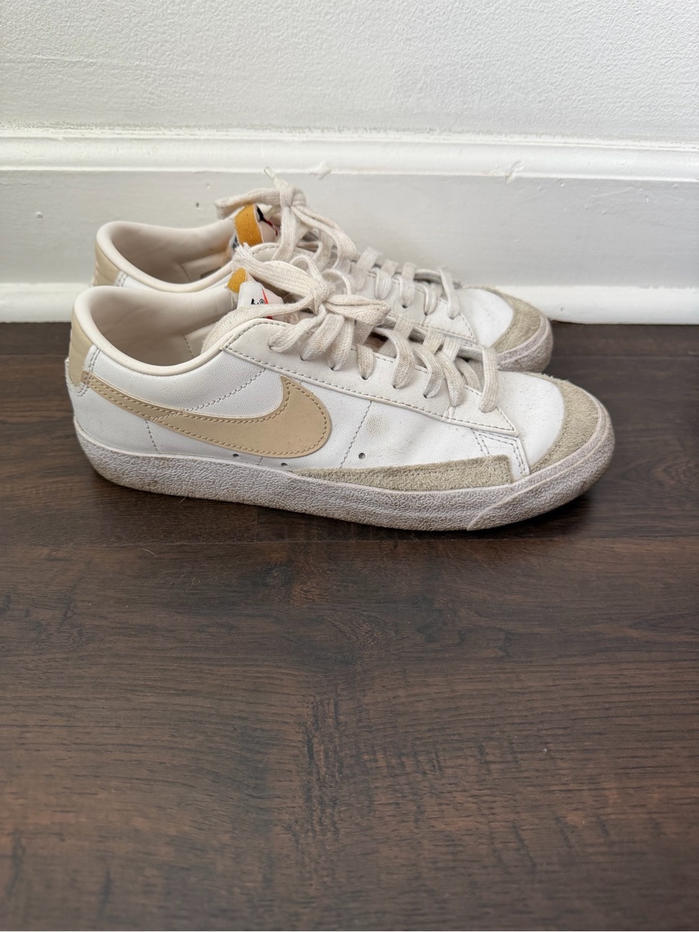 Nike Low-Top Sneakers in Cream and Tan